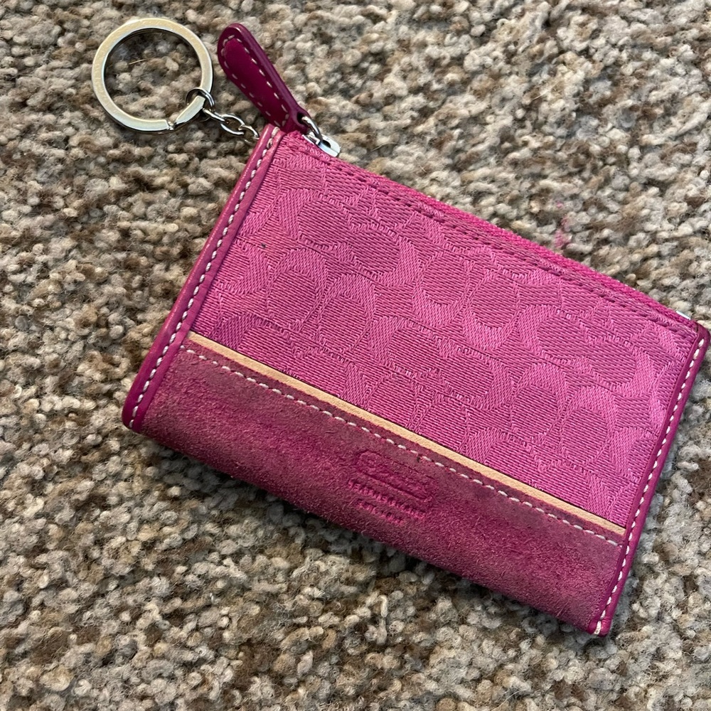 Coach wallet chain